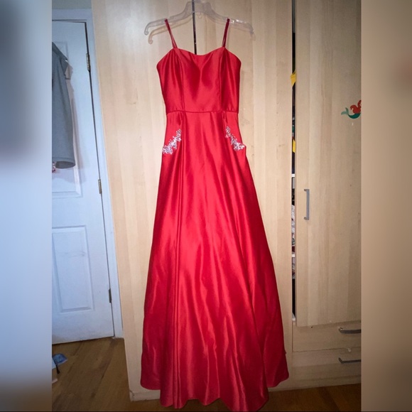 Prom/Evening Gown NVER WORN with diamond beads - Picture 2 of 6